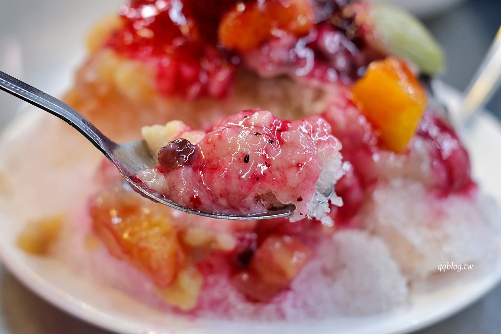 高雄鹽埕︱高雄婆婆冰創始總店．鹽埕人氣冰品，維持了百年的好味道 @QQ的懶骨頭