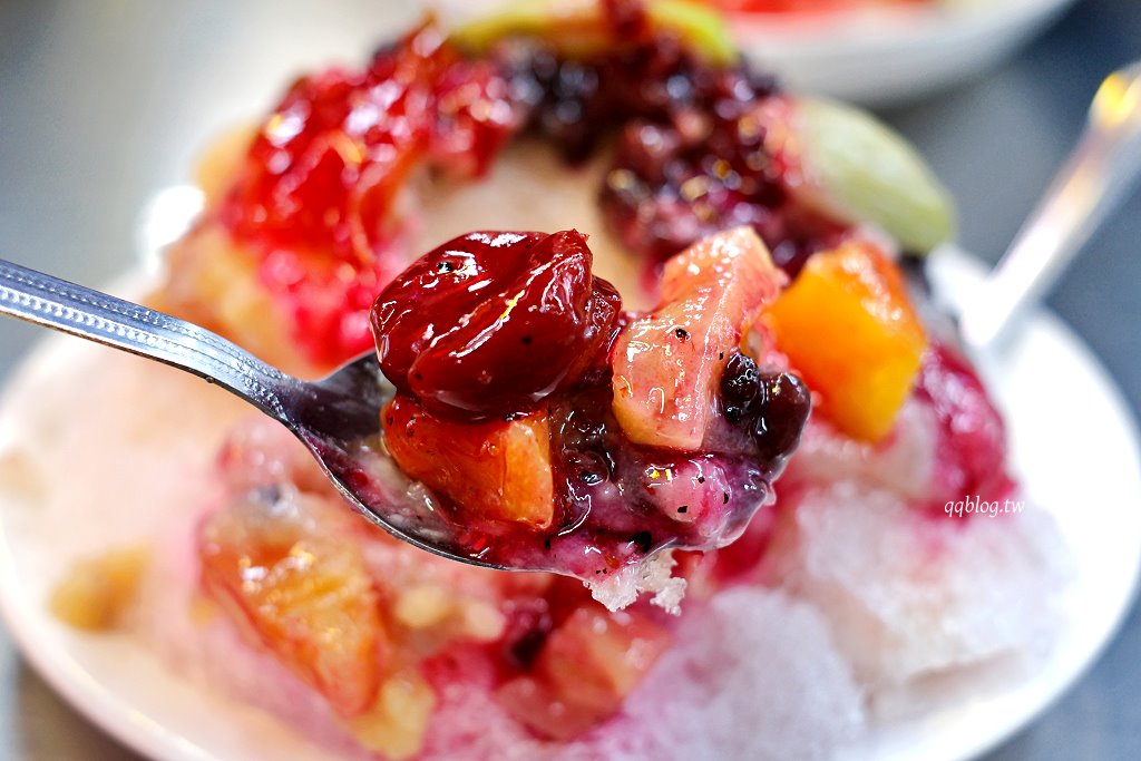 高雄鹽埕︱高雄婆婆冰創始總店．鹽埕人氣冰品，維持了百年的好味道 @QQ的懶骨頭