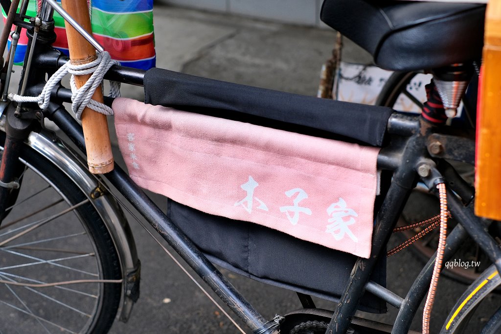 台中東勢︱木子家客家麻糬．一人作業的腳踏車麻糬，現點現包口感很好，晚來真的吃不到 @QQ的懶骨頭