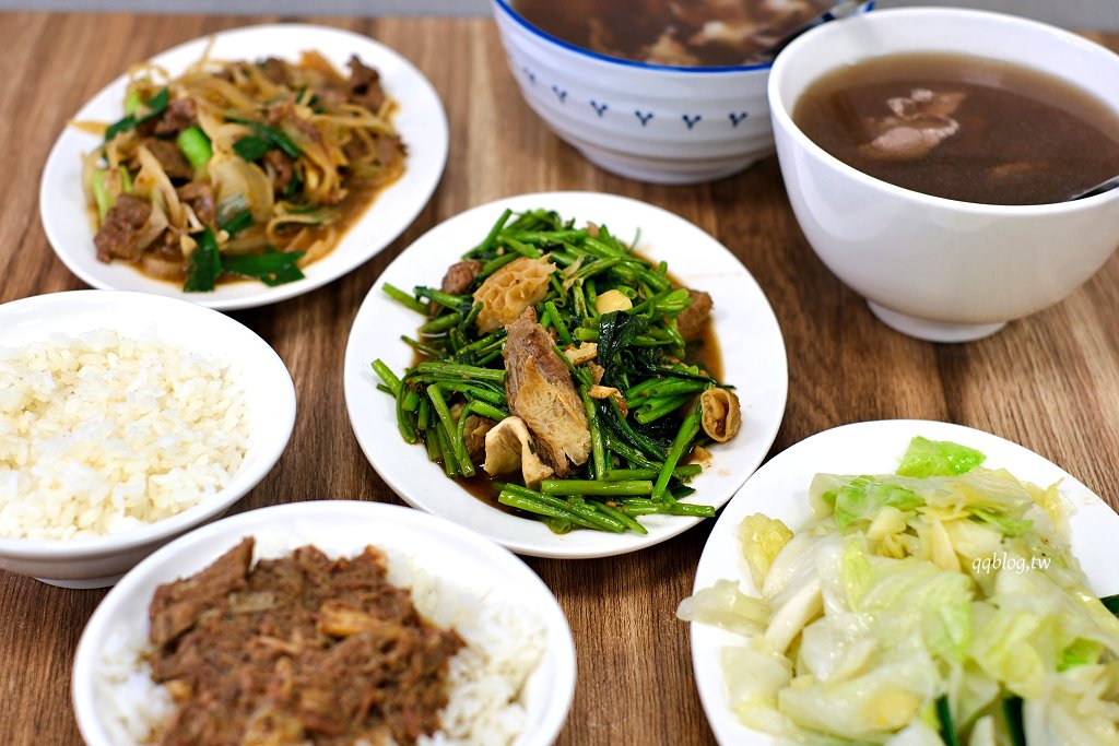 台南中西區︱鴻牛溫體牛肉湯@國華店．現切現沖溫體牛肉，熱炒也不錯 @QQ的懶骨頭
