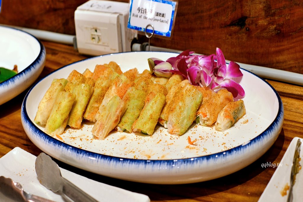 苗栗三義︱卓也小屋渡假園區．春暖花開賞花的季節，療鬱手作花朵移印染，蔬食百匯+下午茶，玩樂一整天 @QQ的懶骨頭