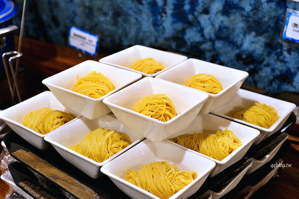 苗栗三義︱卓也小屋渡假園區．春暖花開賞花的季節，療鬱手作花朵移印染，蔬食百匯+下午茶，玩樂一整天 @QQ的懶骨頭