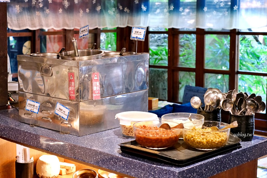 苗栗三義︱卓也小屋渡假園區．春暖花開賞花的季節，療鬱手作花朵移印染，蔬食百匯+下午茶，玩樂一整天 @QQ的懶骨頭