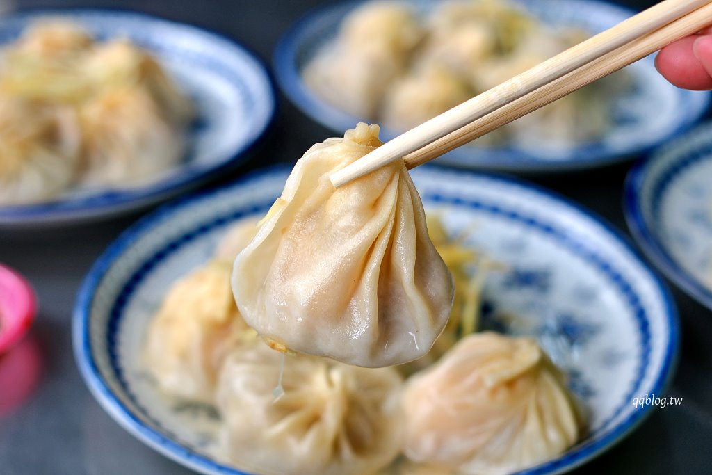 彰化秀水︱一籠湯包(秀水湯包)．現點現包現蒸的超人氣湯包，凌晨4:45開始營業，生意好到爆棚 @QQ的懶骨頭