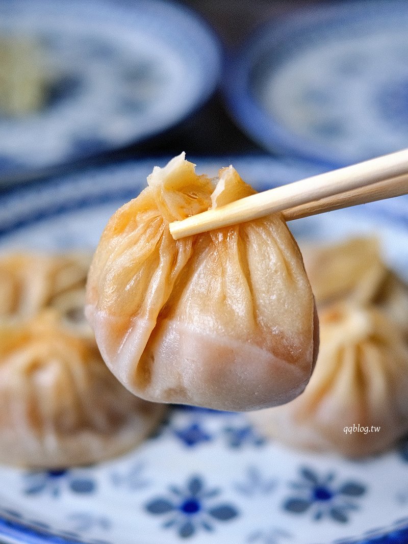 彰化秀水︱一籠湯包(秀水湯包)．現點現包現蒸的超人氣湯包，凌晨4:45開始營業，生意好到爆棚 @QQ的懶骨頭
