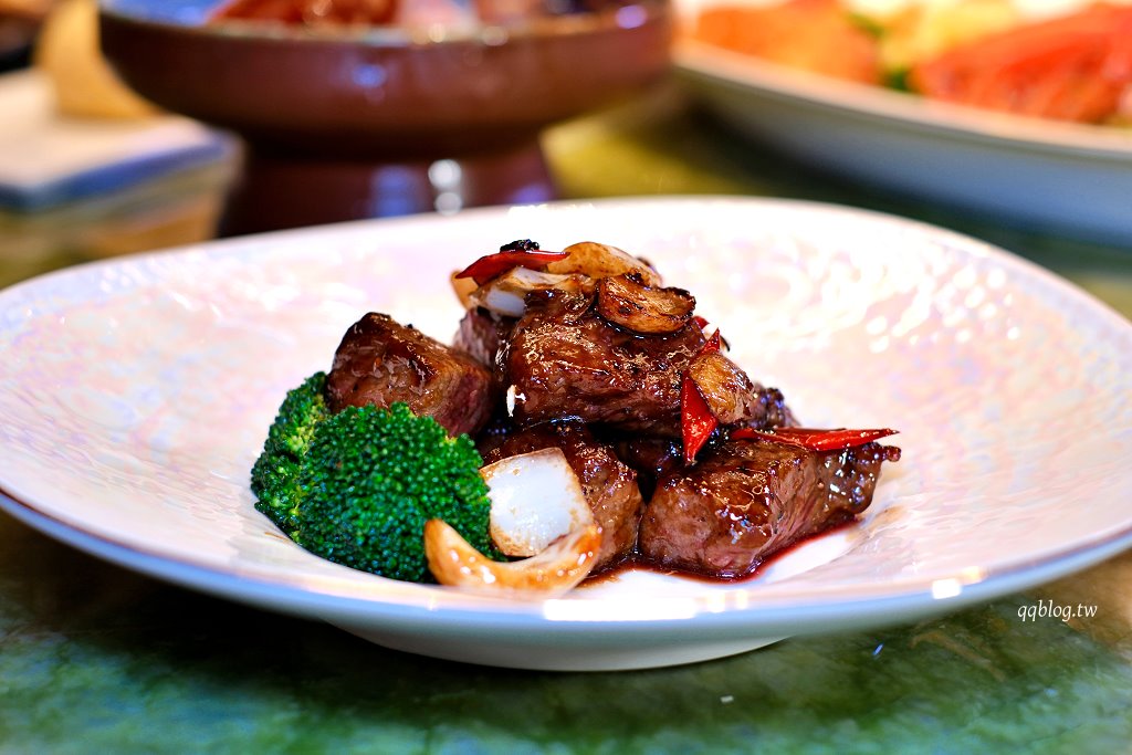 台中北屯︱漢來名人坊@台中漢神洲際．香港米其林品牌台中最新分店，新增燒臘部、片皮鴨 @QQ的懶骨頭