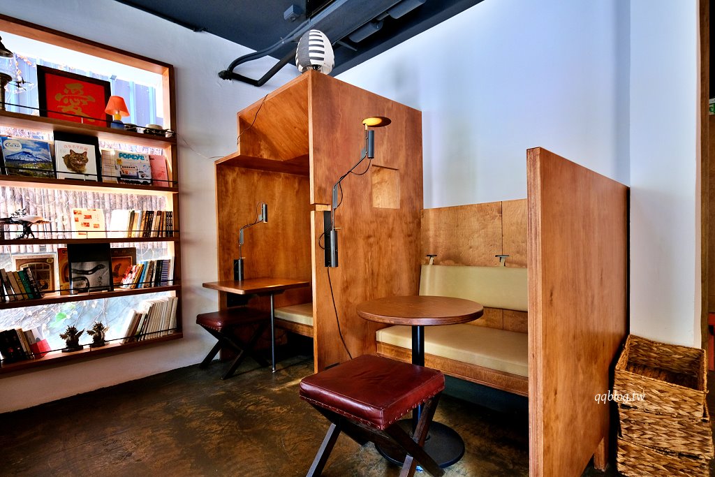 台中西區︱KOPHY coffee&philosophy．精誠商號老字號咖啡館，環境舒適還不限時 @QQ的懶骨頭