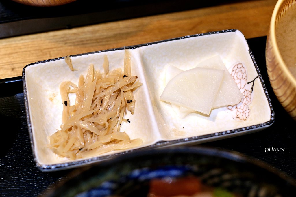 台南中西區︱兵衛丼どんぶり専門店．家庭式海鮮丼飯專門店，滿滿一碗海鮮超滿足 @QQ的懶骨頭