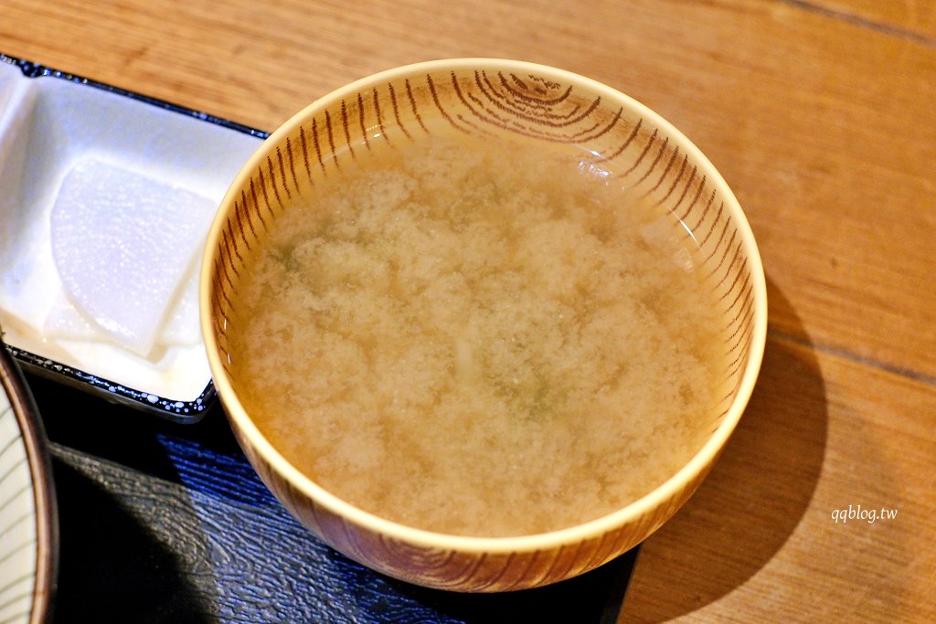 台南中西區︱兵衛丼どんぶり専門店．家庭式海鮮丼飯專門店，滿滿一碗海鮮超滿足 @QQ的懶骨頭