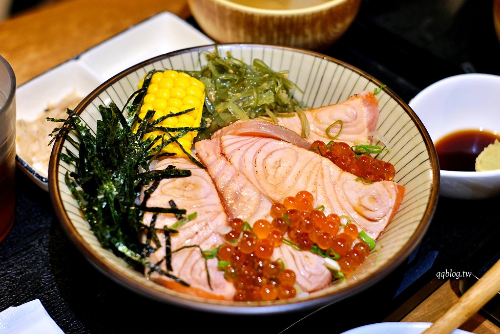 台南中西區︱兵衛丼どんぶり専門店．家庭式海鮮丼飯專門店，滿滿一碗海鮮超滿足 @QQ的懶骨頭