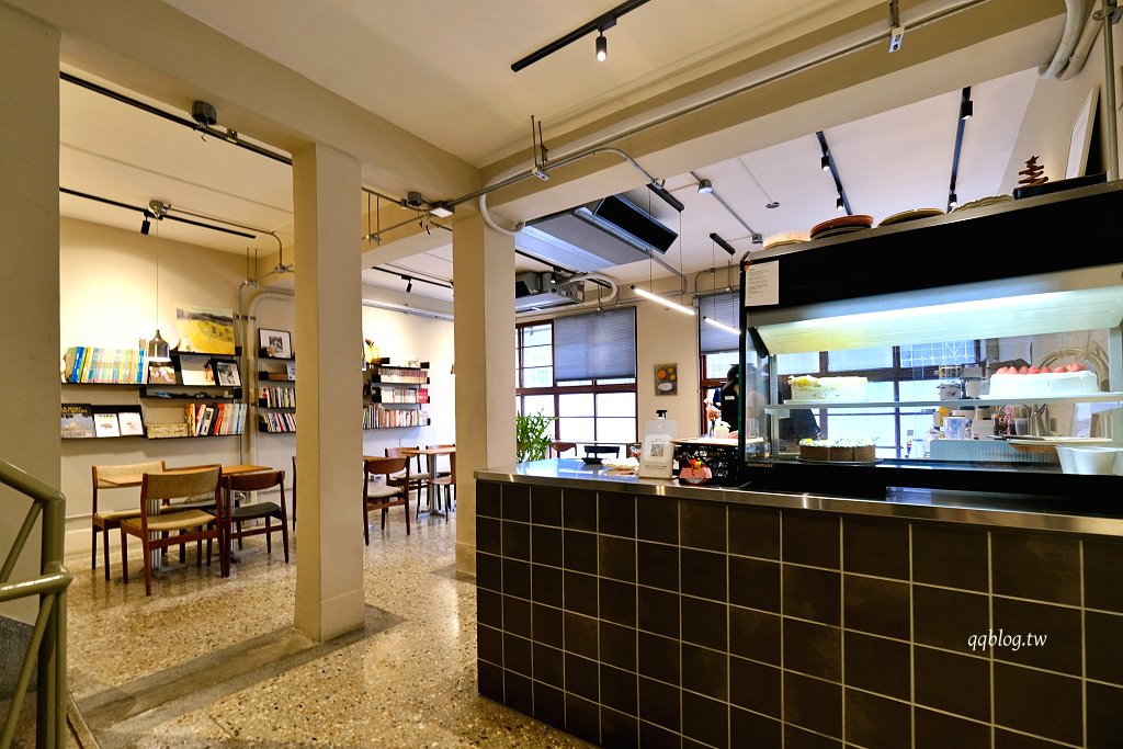 台中西區︱若草甜點店．搬新家環境更舒適，甜點依然有水準 @QQ的懶骨頭