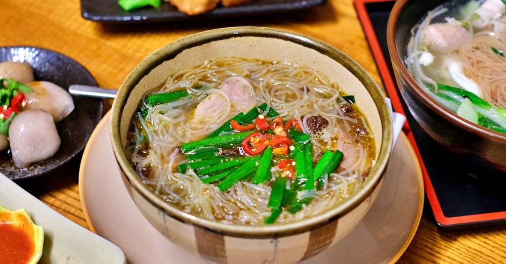 泰國清邁︱The Salad Concept︱大份量的生菜沙拉專賣店，選擇性相當多，吃膩了泰式口味也可以換換口味 @QQ的懶骨頭