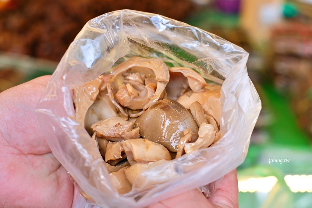 苗栗通宵︱阿染滷味.2、30種滷味一字排開任你挑,結帳金額差點嚇到掉下巴 @QQ的懶骨頭 苗栗通宵︱阿染滷味.2、30種滷味一字排開任你挑,結帳金額差點嚇到掉下巴 @QQ的懶骨頭
