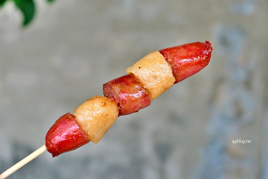 苗栗通宵︱阿明師噴汁香腸.廟前古早味香腸攤,綜合口味雙重口感 @QQ的懶骨頭 苗栗通宵︱阿明師噴汁香腸.廟前古早味香腸攤,綜合口味雙重口感 @QQ的懶骨頭