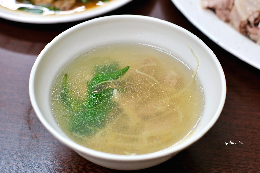 苗栗苑裡︱社苓鵝肉店．在地人推薦的私房巷弄美食，新鮮現切鵝肉每桌都有一份 @QQ的懶骨頭