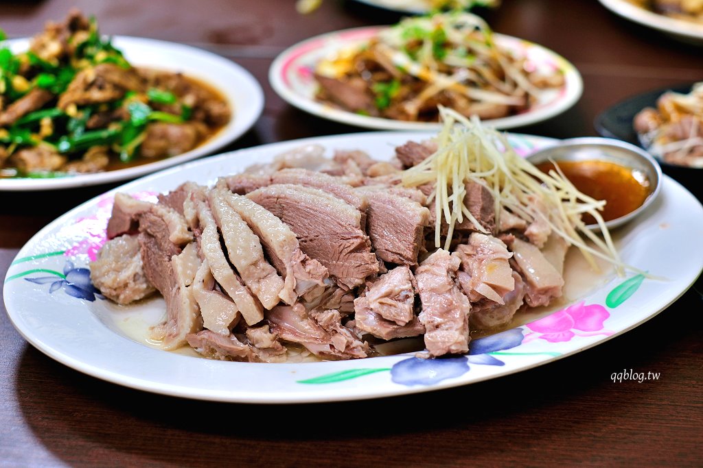 苗栗苑裡︱社苓鵝肉店．在地人推薦的私房巷弄美食，新鮮現切鵝肉每桌都有一份 @QQ的懶骨頭