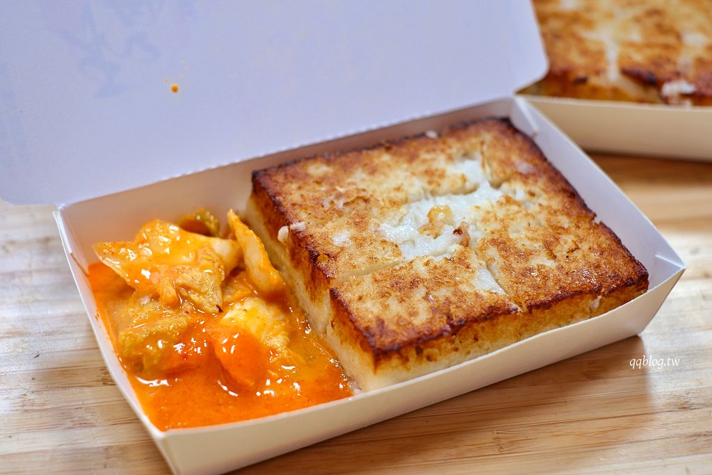 苗栗通霄︱白沙屯泡菜蘿蔔糕．古早味蘿蔔糕新吃法，拱天宮指定伴手禮 @QQ的懶骨頭