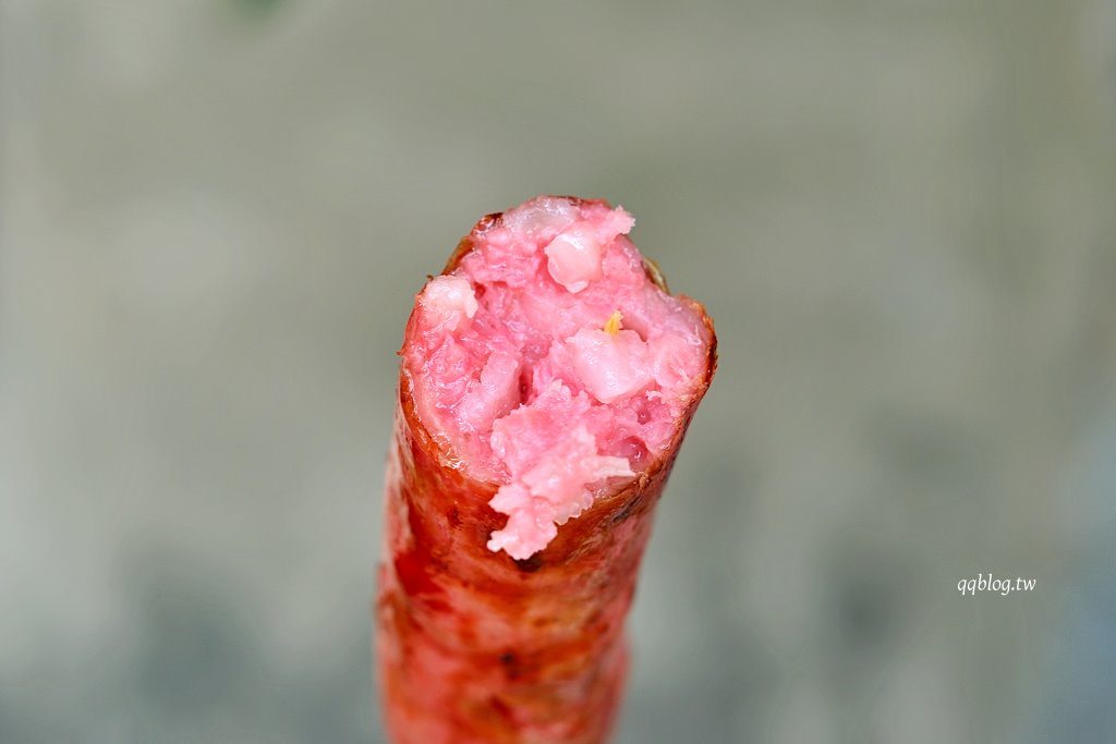 苗栗通宵︱香腸世家白沙屯．三種口味各有千秋，必嚐會啵啵的飛魚卵香腸 @QQ的懶骨頭