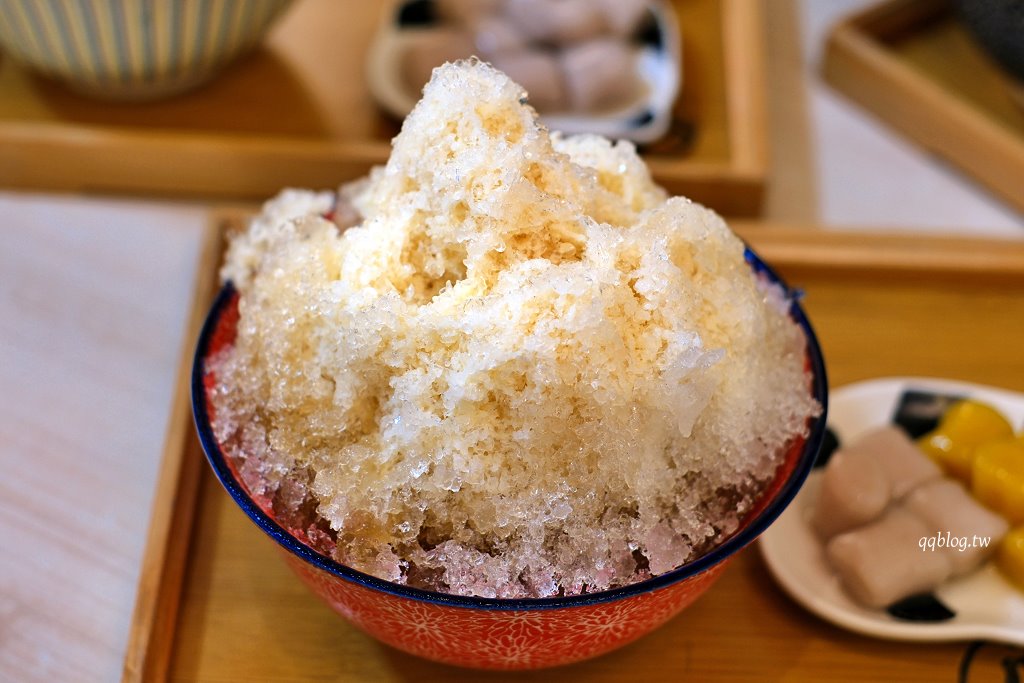 苗栗通宵︱勇心豆花.媽祖賜名的黑白雙色豆花,盤子是可愛的熊貓造型 @QQ的懶骨頭 苗栗通宵︱勇心豆花.媽祖賜名的黑白雙色豆花,盤子是可愛的熊貓造型 @QQ的懶骨頭