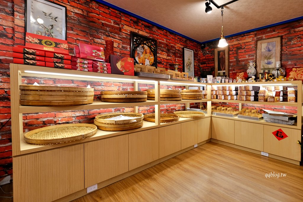 苗栗通霄︱李記白沙屯肉餅店．白沙屯拱天宮前百年老店的餅香，每日現烤現賣，鹹蛋糕反而深得我心 @QQ的懶骨頭