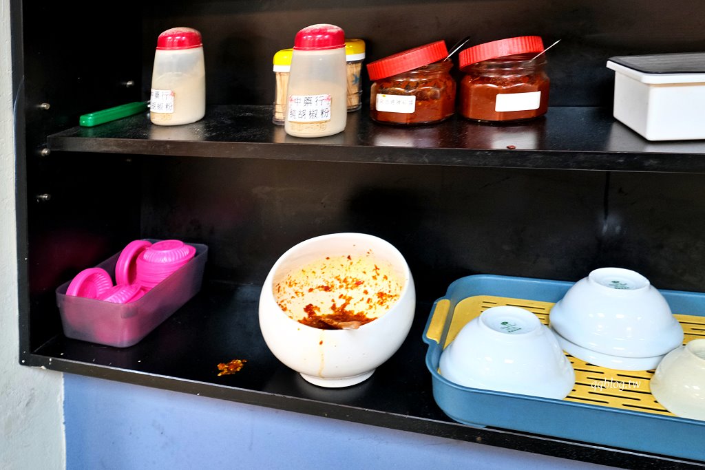 苗栗三義︱鄉村麵館．傳承三代的老字號客家麵館，用餐空間寬敞舒適 @QQ的懶骨頭