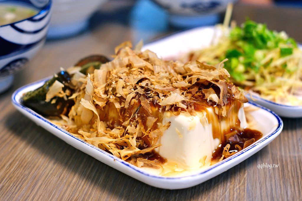 苗栗三義︱鄉村麵館．傳承三代的老字號客家麵館，用餐空間寬敞舒適 @QQ的懶骨頭