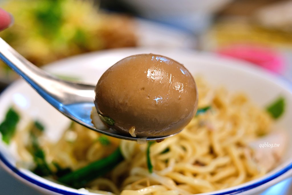 苗栗三義︱鄉村麵館．傳承三代的老字號客家麵館，用餐空間寬敞舒適 @QQ的懶骨頭