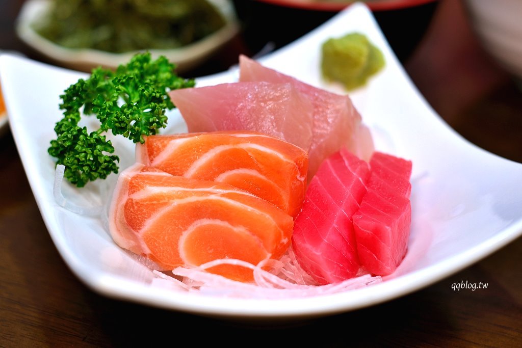 苗栗通霄︱阿叡丼飯 生魚片 壽司.超厚切生魚片,價格親民又大碗 @QQ的懶骨頭 苗栗通霄︱阿叡丼飯 生魚片 壽司.超厚切生魚片,價格親民又大碗 @QQ的懶骨頭