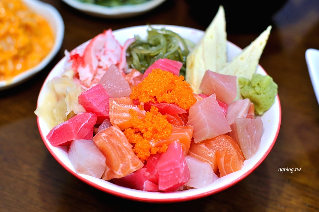 苗栗通霄︱阿叡丼飯 生魚片 壽司.超厚切生魚片,價格親民又大碗 @QQ的懶骨頭 苗栗通霄︱阿叡丼飯 生魚片 壽司.超厚切生魚片,價格親民又大碗 @QQ的懶骨頭
