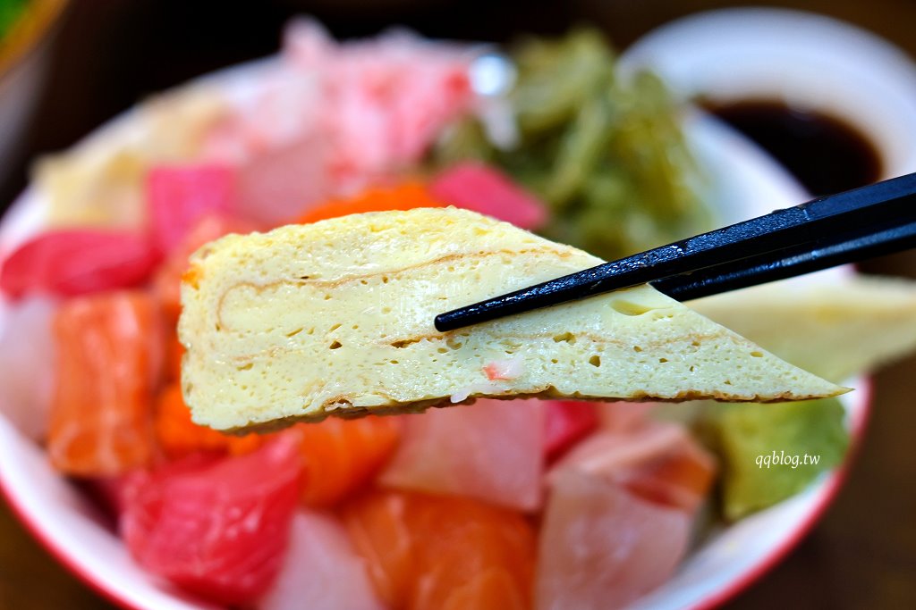 苗栗通霄︱阿叡丼飯 生魚片 壽司．超厚切生魚片，價格親民又大碗 @QQ的懶骨頭