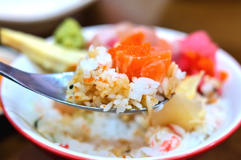 苗栗通霄︱阿叡丼飯 生魚片 壽司.超厚切生魚片,價格親民又大碗 @QQ的懶骨頭 苗栗通霄︱阿叡丼飯 生魚片 壽司.超厚切生魚片,價格親民又大碗 @QQ的懶骨頭