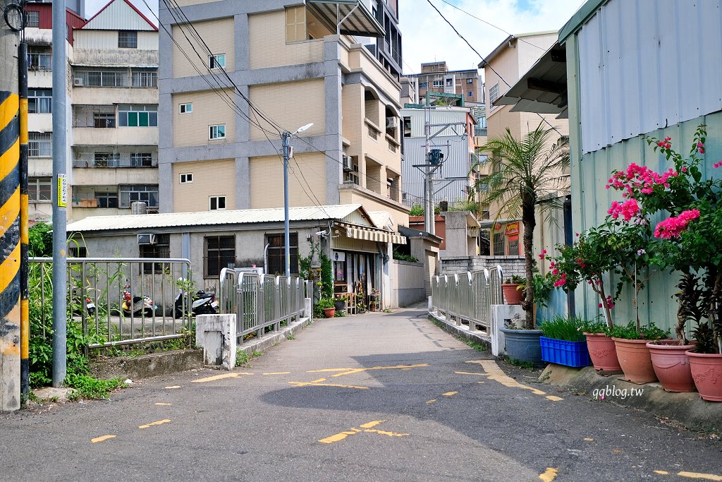 台中豐原︱昆榮商行．藏身在小巷弄裡的咖啡館，近豐原國小、葫蘆墩圳停車場 @QQ的懶骨頭