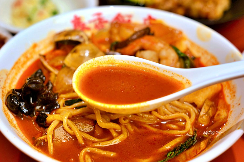 台中北屯︱春香飯店．兩班家旗下韓式中華料理進駐漢神洲際，必點韓式酢醬麵、糖醋肉 @QQ的懶骨頭