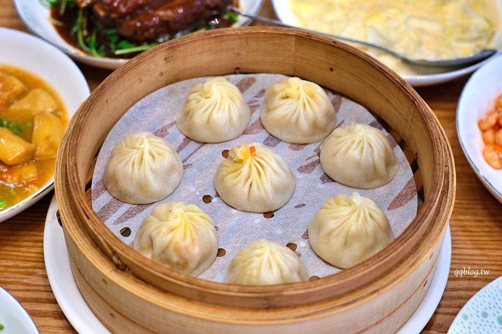 台中中區︱沁園春 創始店．營業超過70年的老字號江浙料理，連續多年獲得米其林必比登推薦 @QQ的懶骨頭