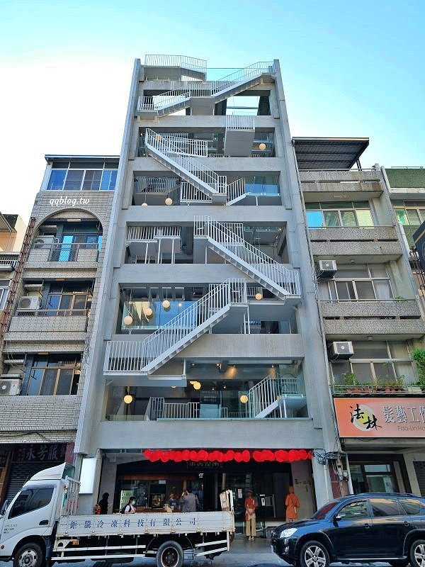 台南中西區︱南埕衖事 Tainan Lòng Story．把平面的巷弄垂直呈現於八層樓建築內，絕美空間還有好吃的冰淇淋 @QQ的懶骨頭