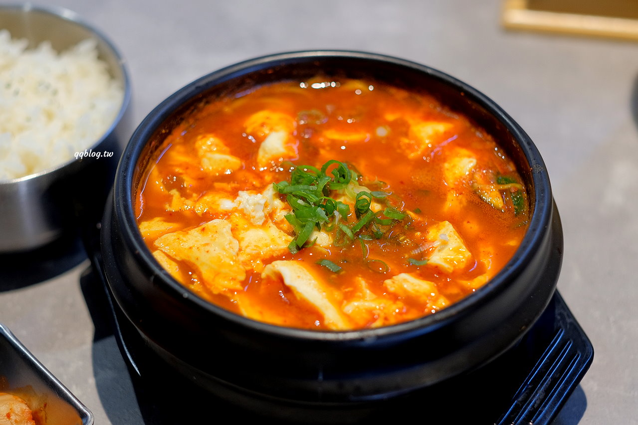 台中西區︱掰哩掰哩 韓食料理．台中平價韓式料理，6種小菜吃到飽 @QQ的懶骨頭