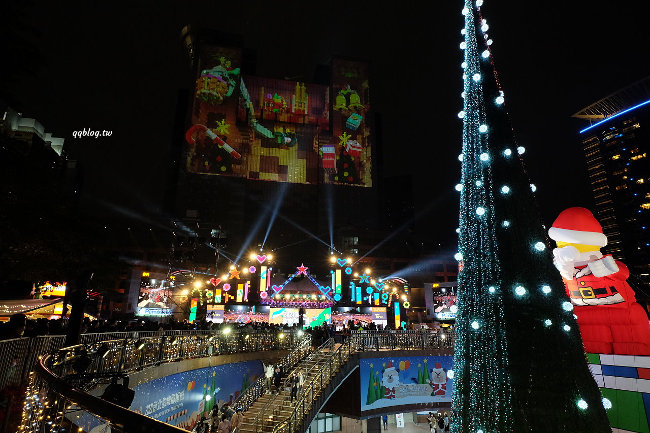 新北板橋︱2021新北歡樂耶誕城．全台最大14公尺高的樂高耶誕老人，每半點還有樂高主題燈光秀，交通資訊、燈區介紹、活動資訊整理 @QQ的懶骨頭