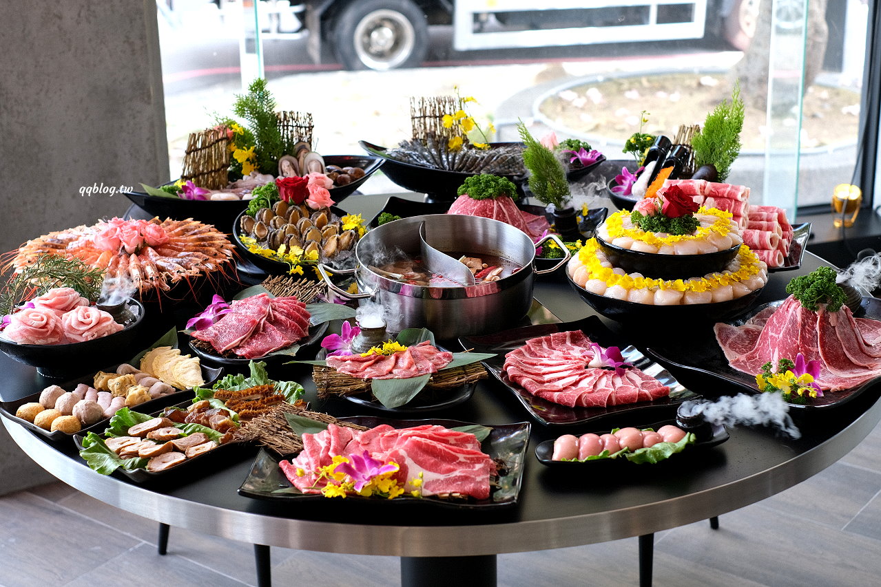 新馬辣經典麻辣鍋Plus+ ．台北人氣麻辣火鍋店台中新登場，試營運期間北海道生食級干貝吃到飽